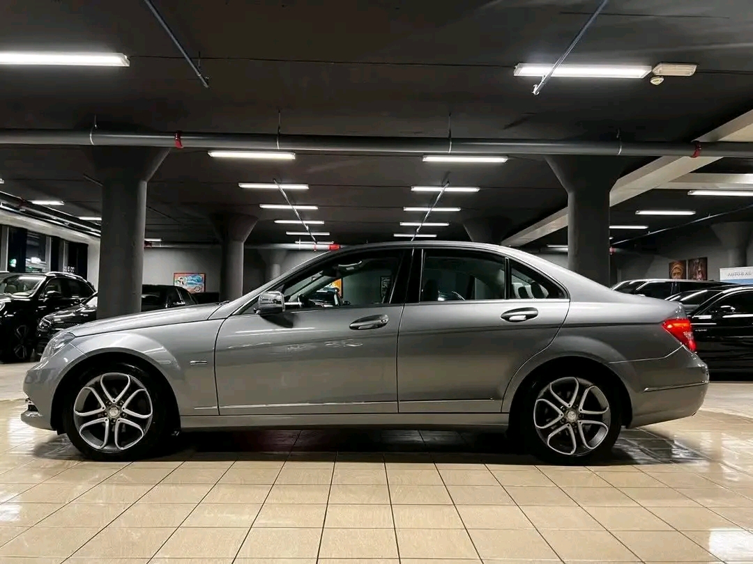 Mercedes-Benz C180