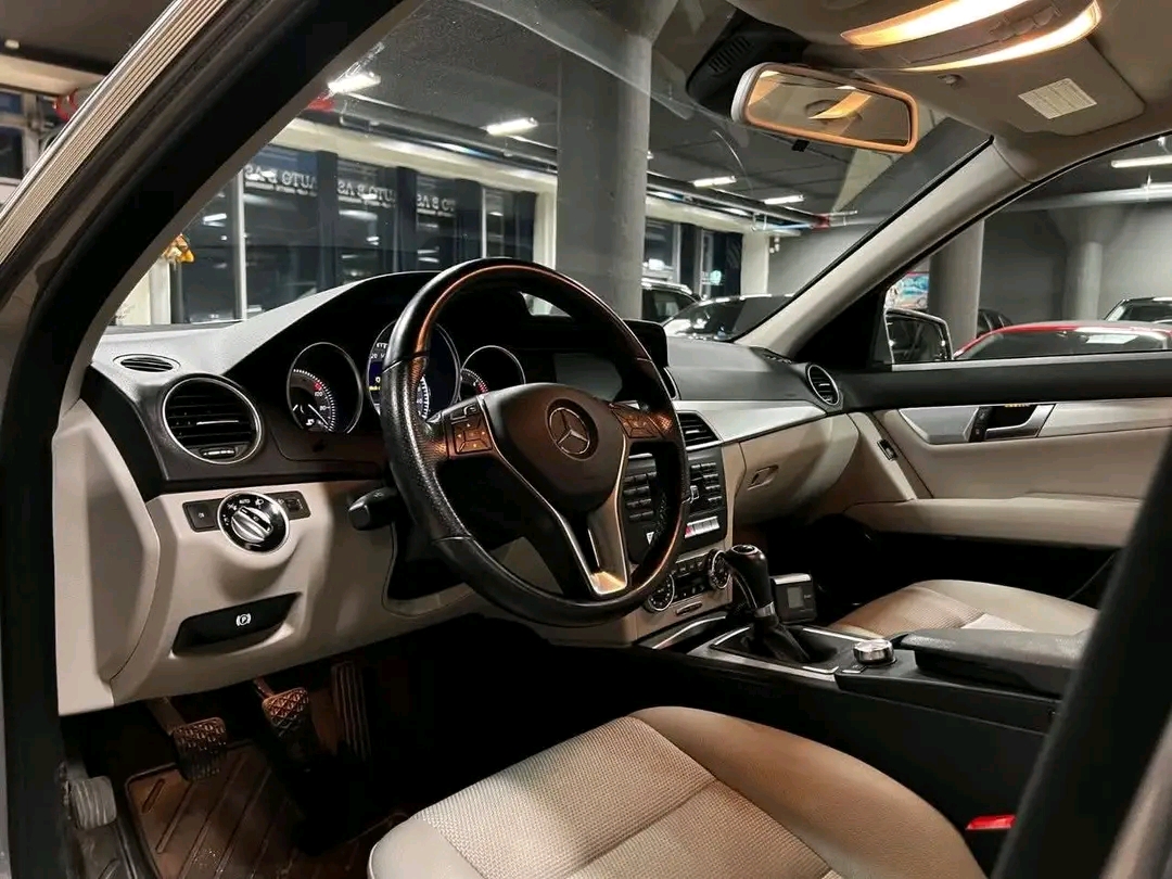 Mercedes-Benz C180