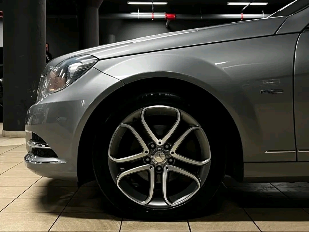 Mercedes-Benz C180