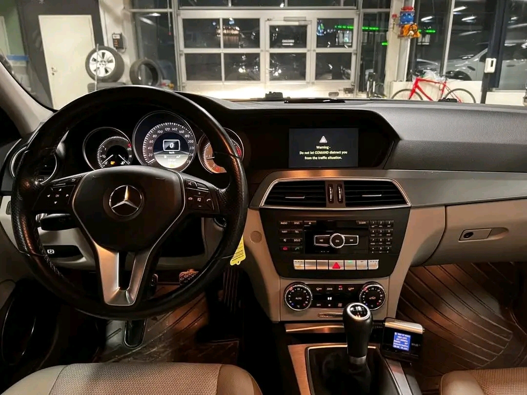Mercedes-Benz C180
