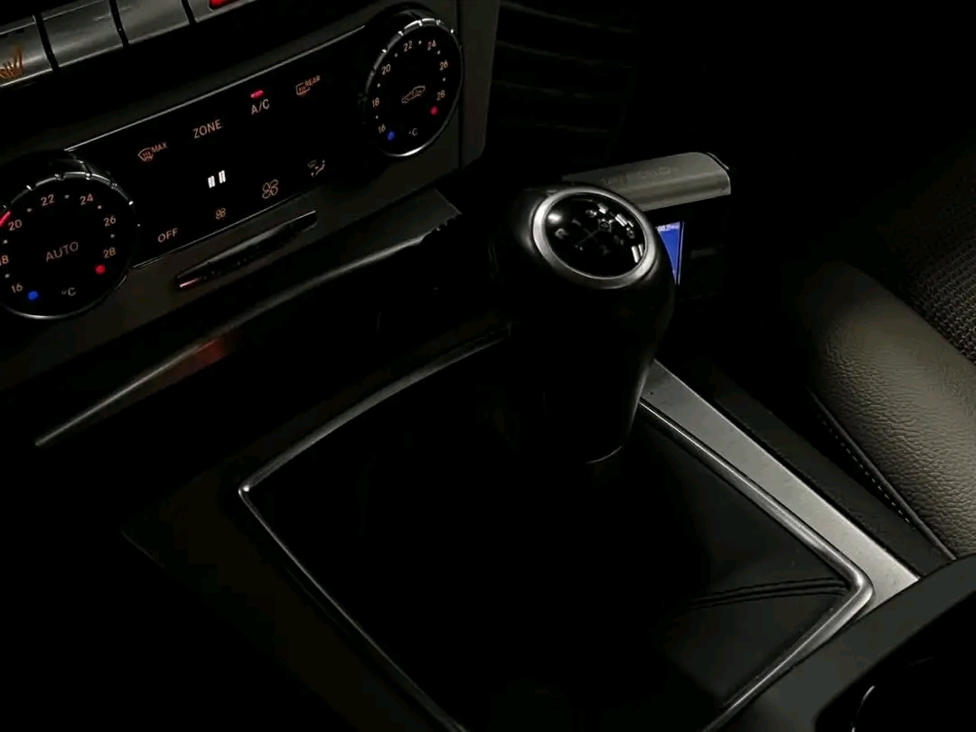 Mercedes-Benz C180