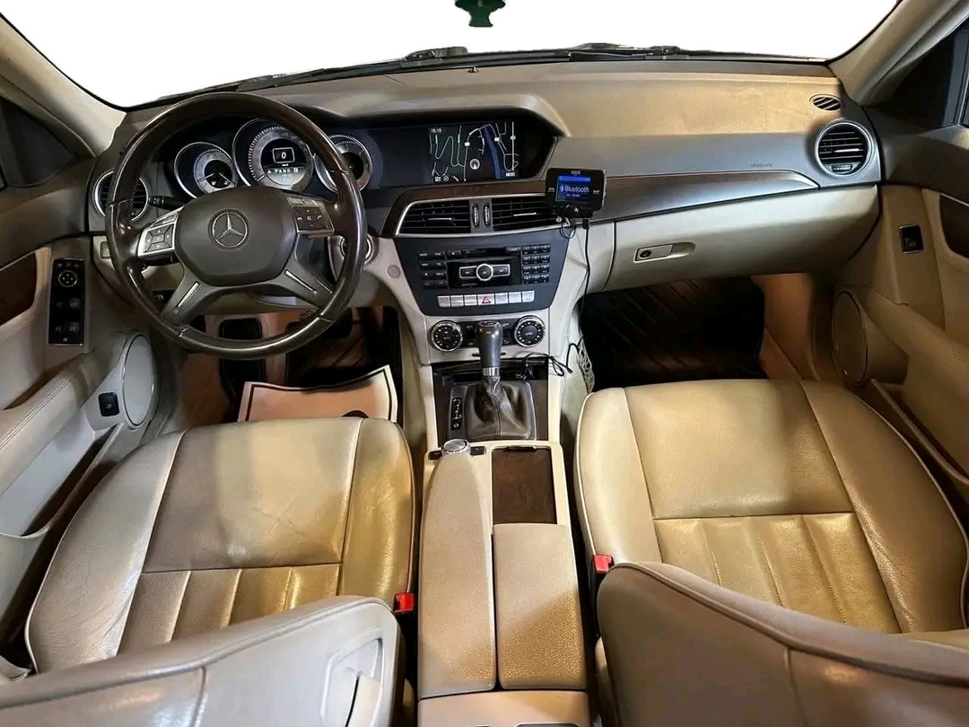 Mercedes-Benz C200