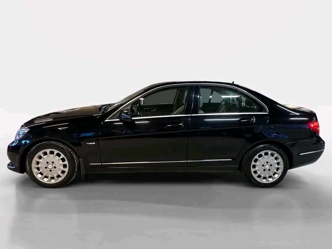 Mercedes-Benz C200