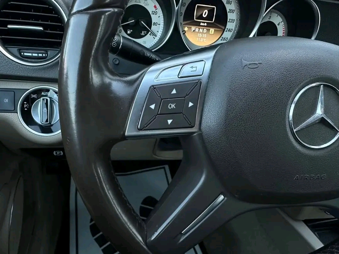 Mercedes-Benz C200