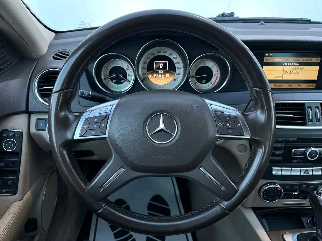 Mercedes-Benz C200