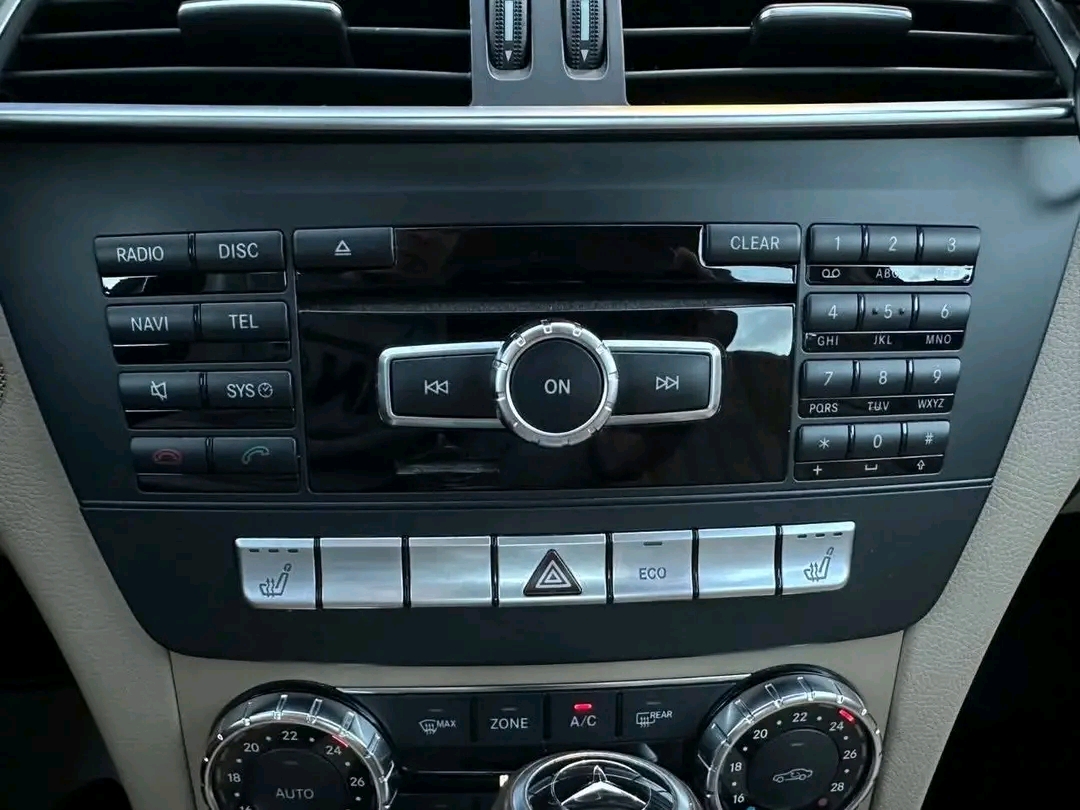 Mercedes-Benz C200