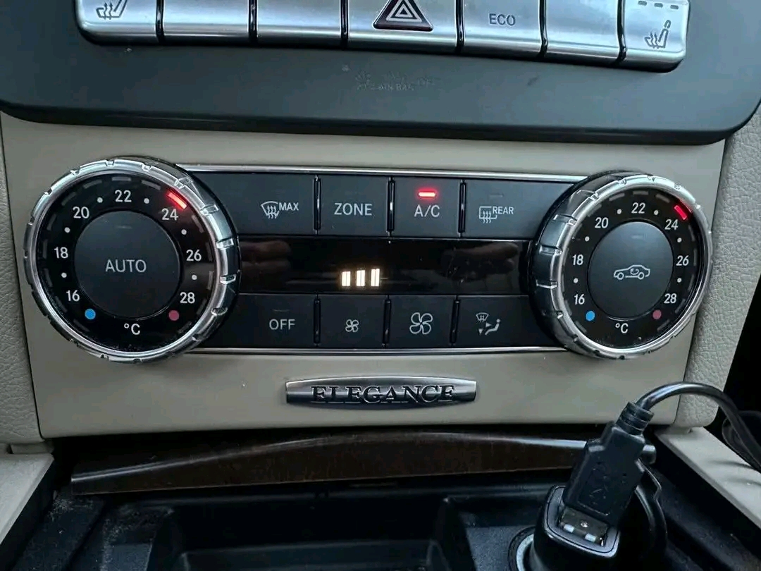 Mercedes-Benz C200
