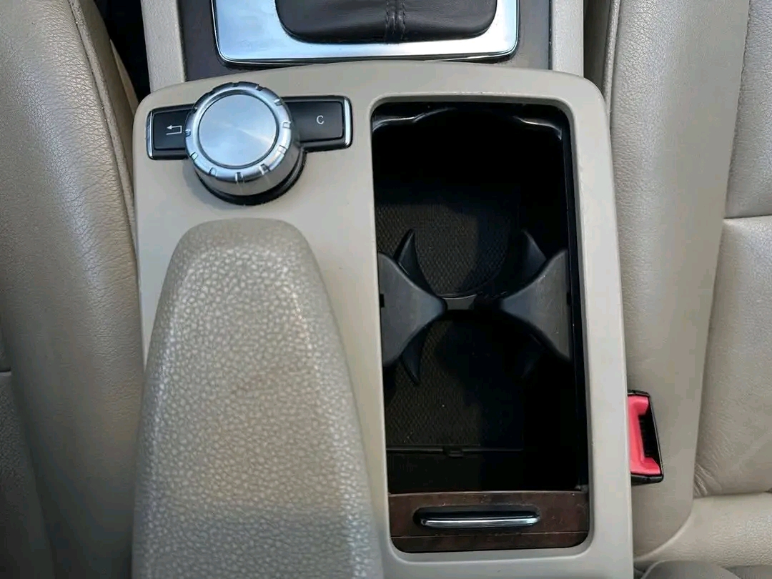 Mercedes-Benz C200
