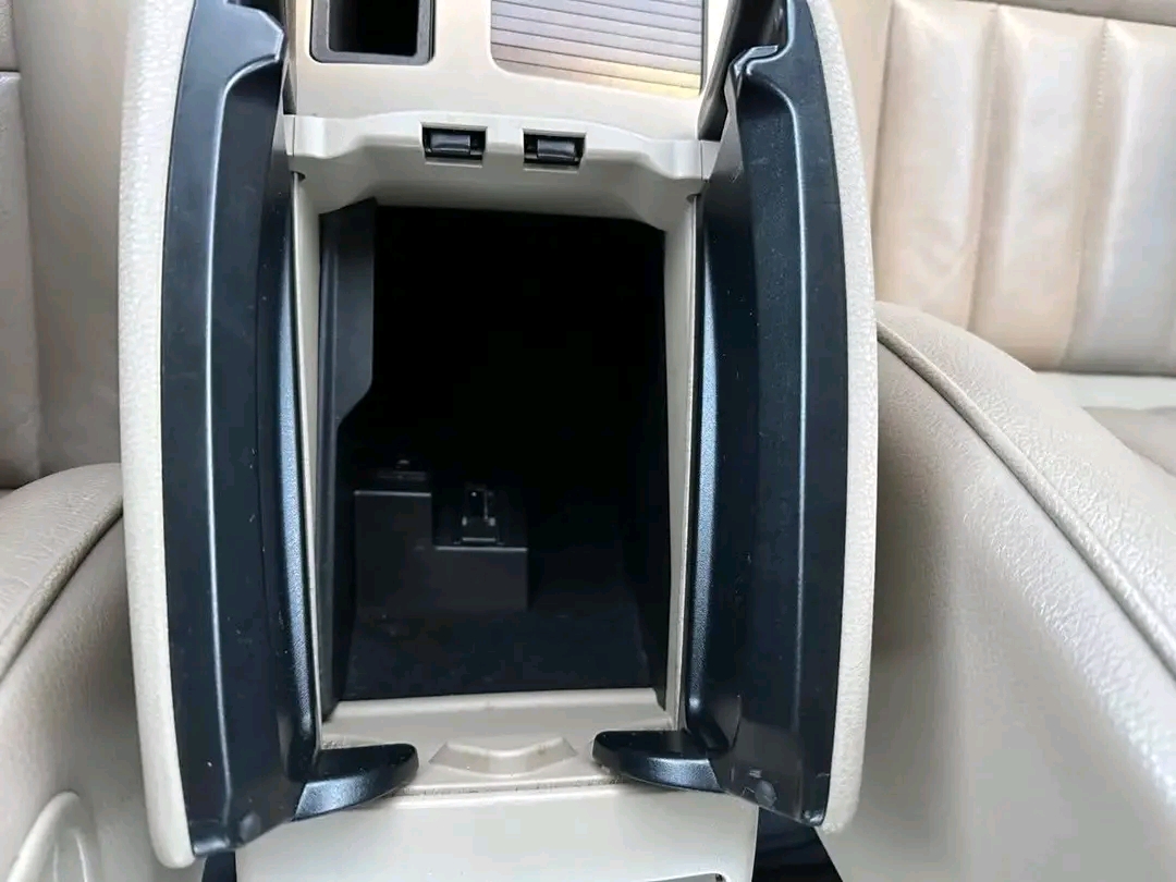 Mercedes-Benz C200
