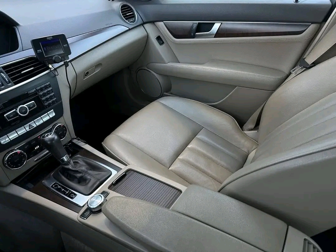 Mercedes-Benz C200