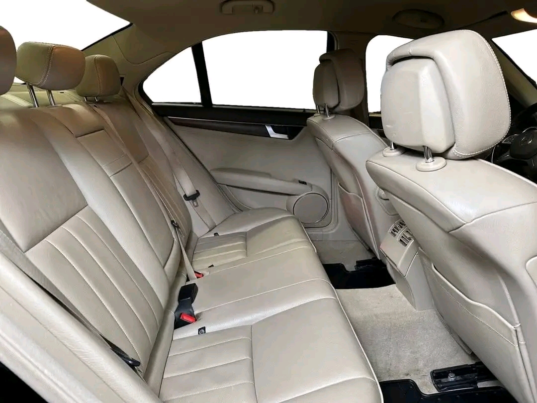 Mercedes-Benz C200