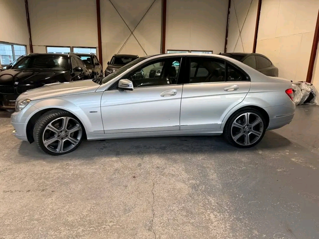Mercedes-Benz C220