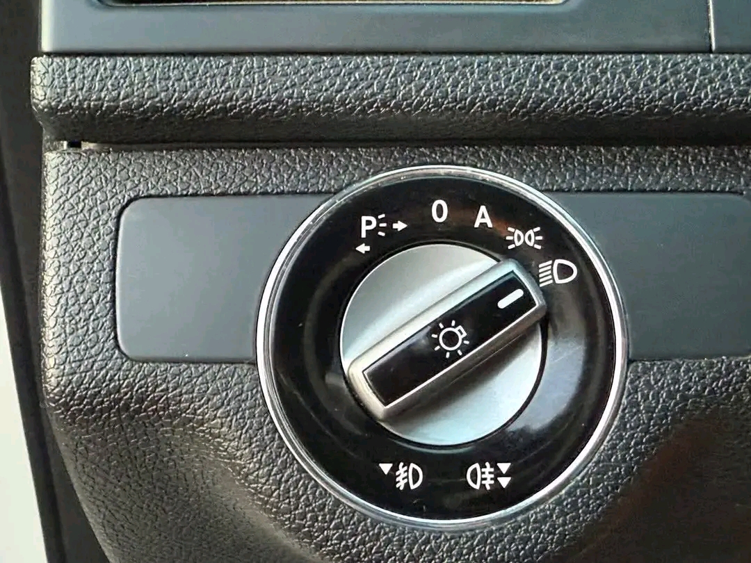 Mercedes-Benz C220