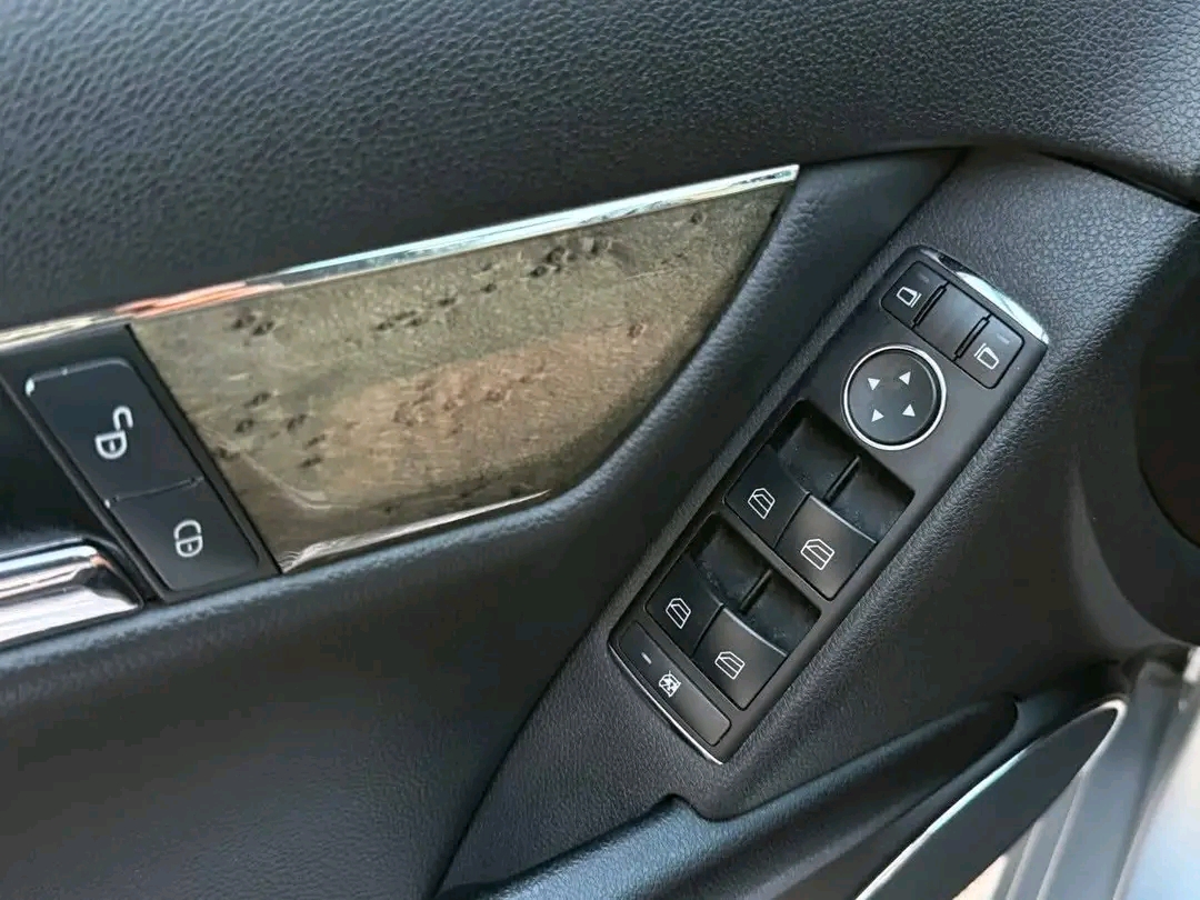 Mercedes-Benz C220