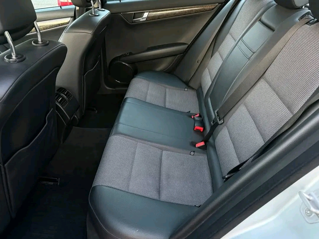 Mercedes-Benz C220
