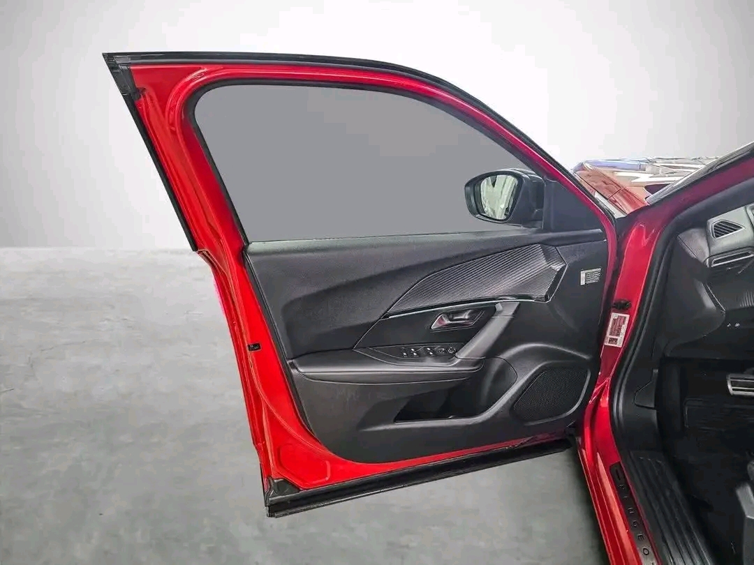 Peugeot e-2008 GT