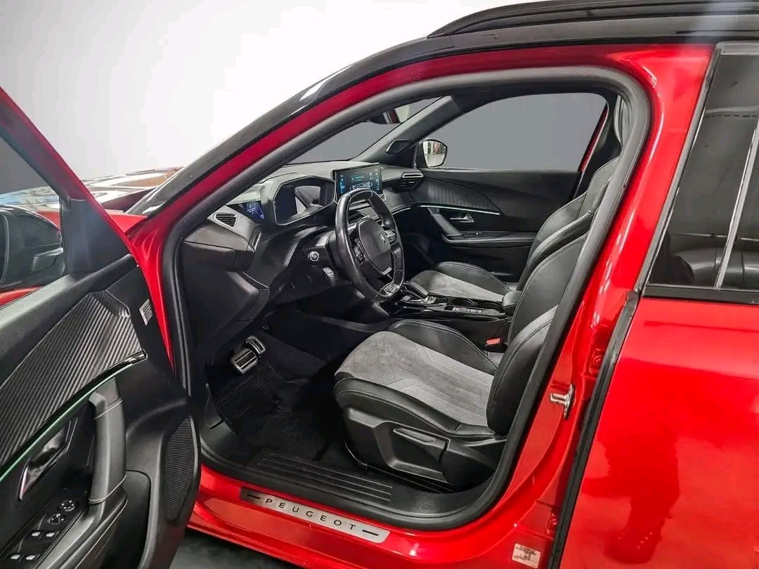 Peugeot e-2008 GT