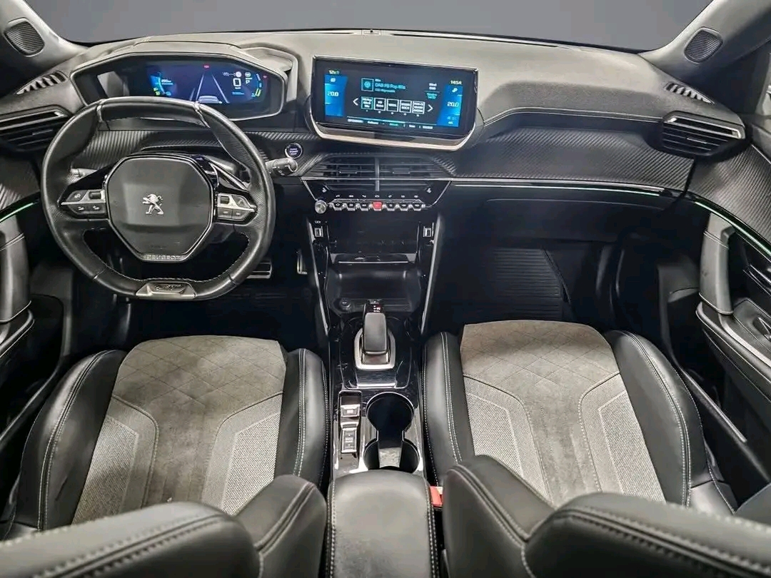 Peugeot e-2008 GT