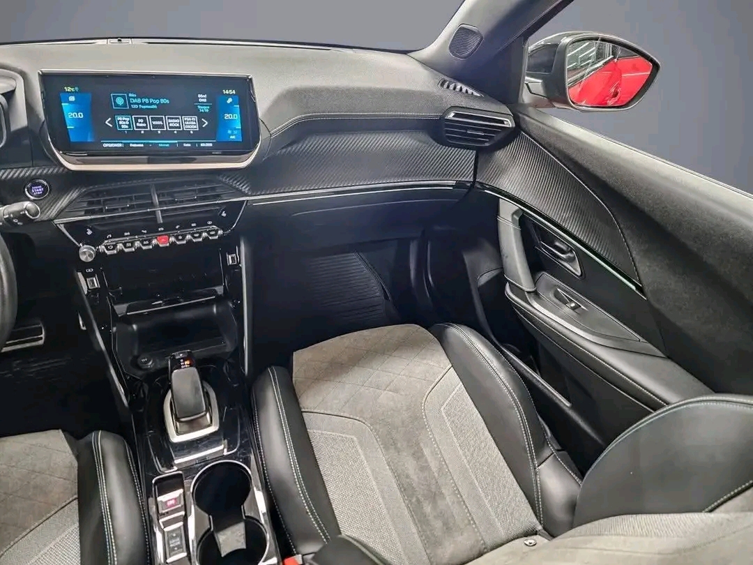 Peugeot e-2008 GT