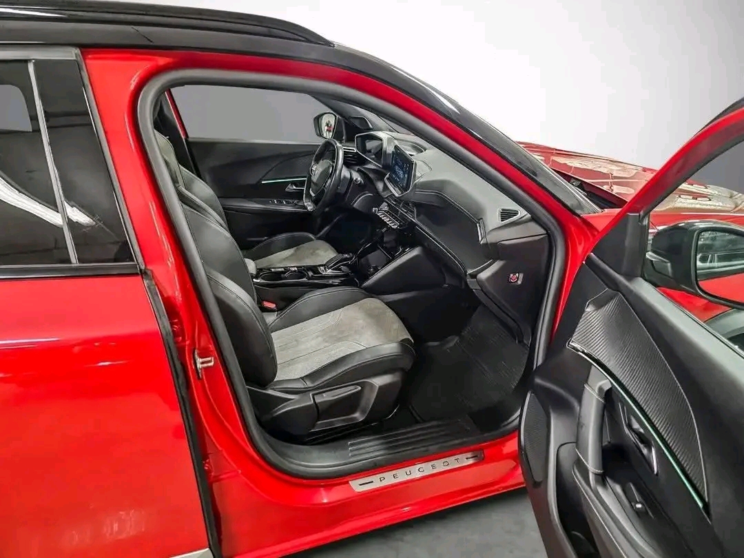 Peugeot e-2008 GT