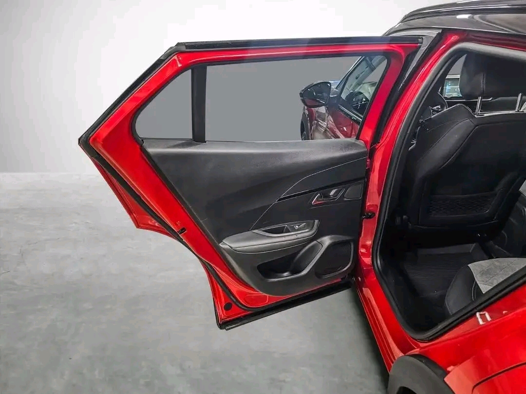 Peugeot e-2008 GT