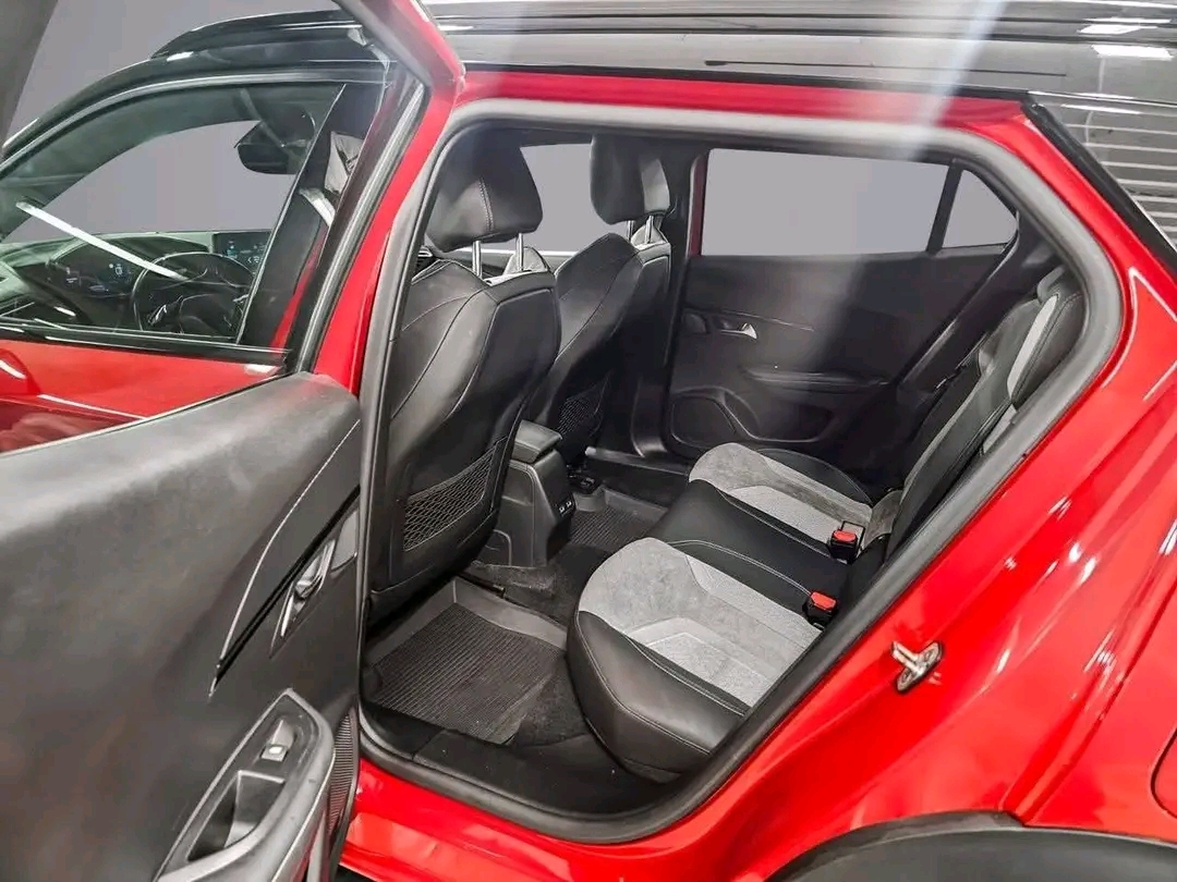 Peugeot e-2008 GT