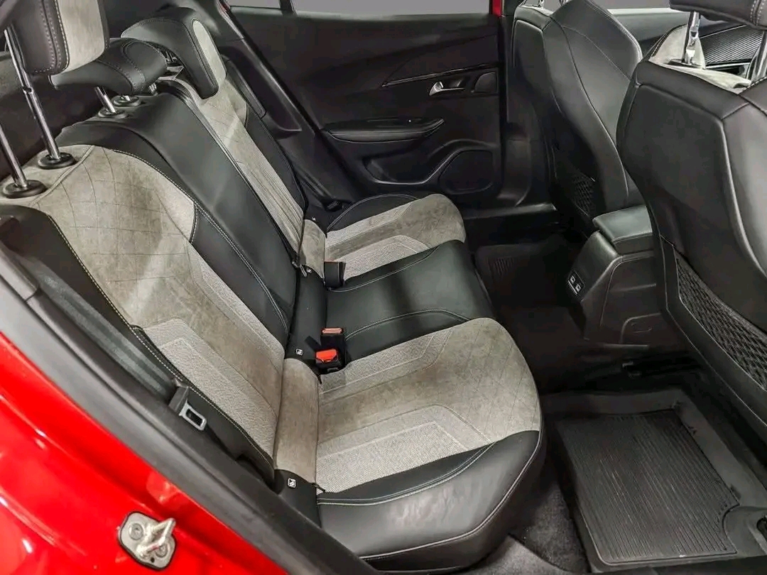 Peugeot e-2008 GT