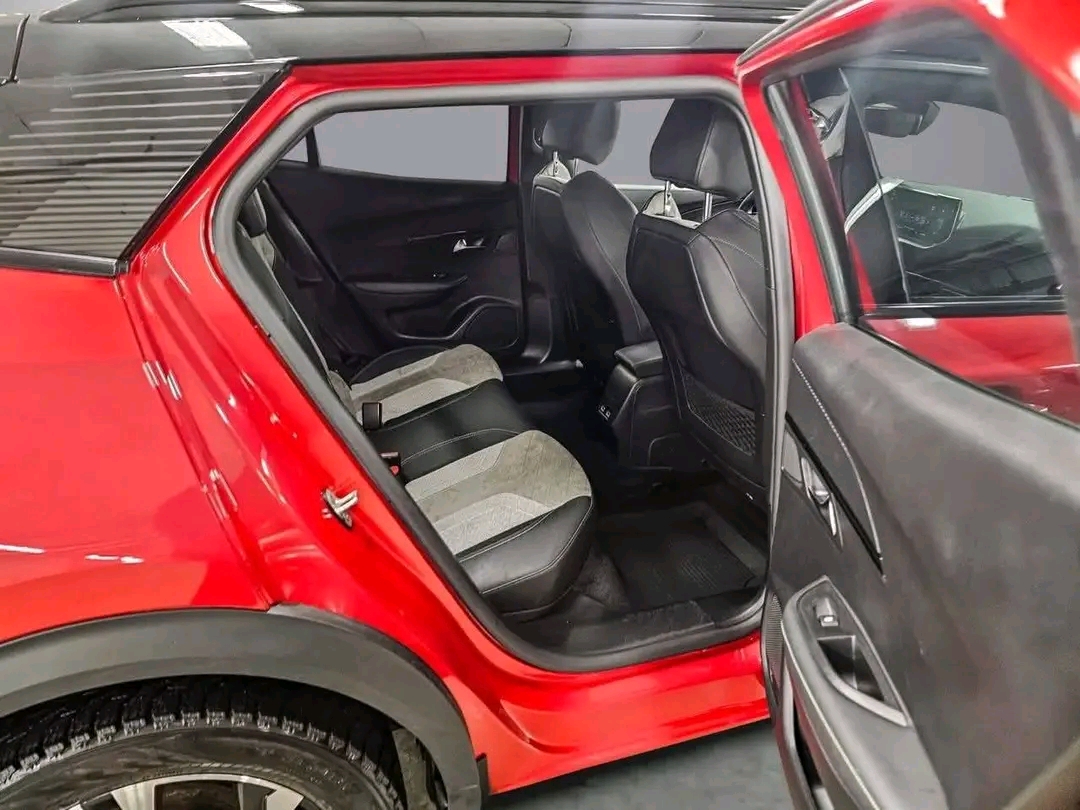 Peugeot e-2008 GT