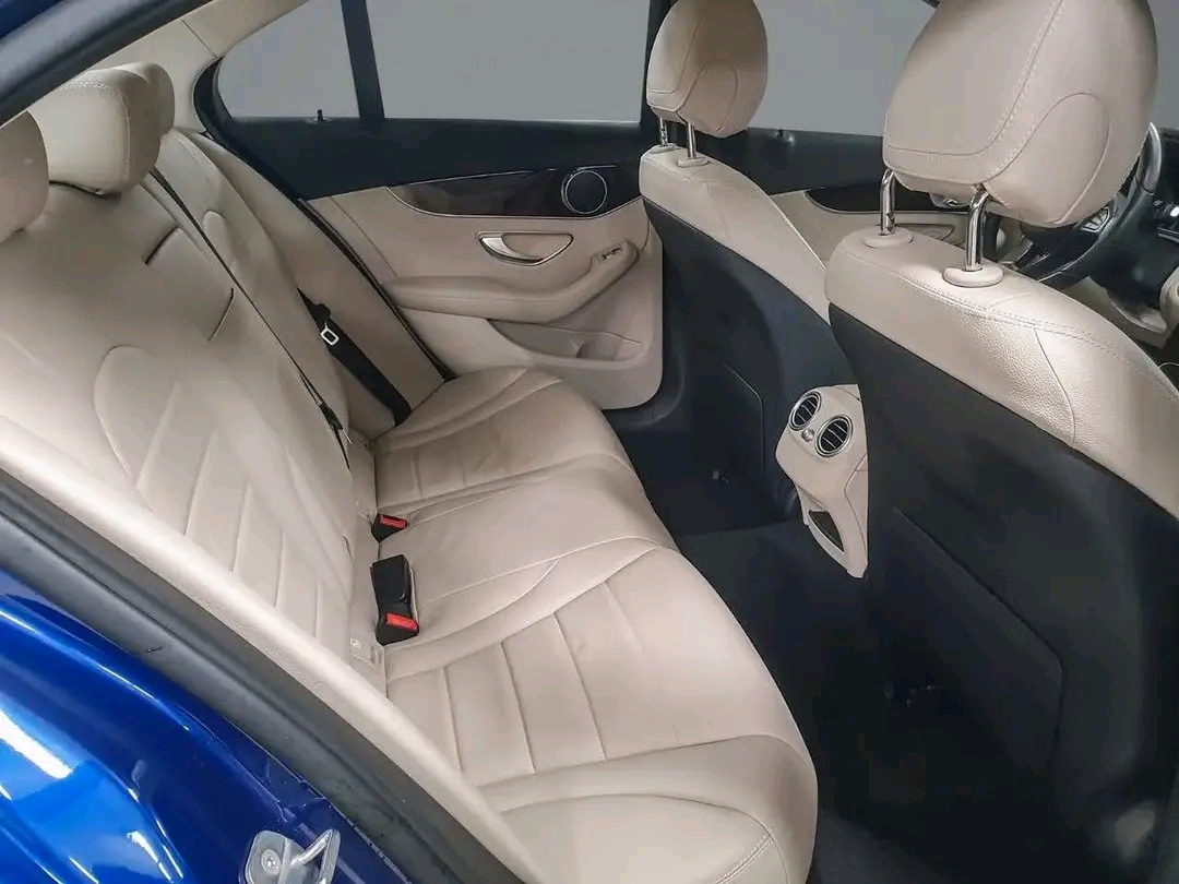 Mercedes-Benz C200