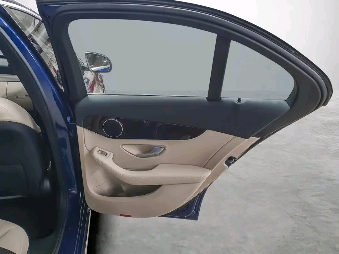 Mercedes-Benz C200