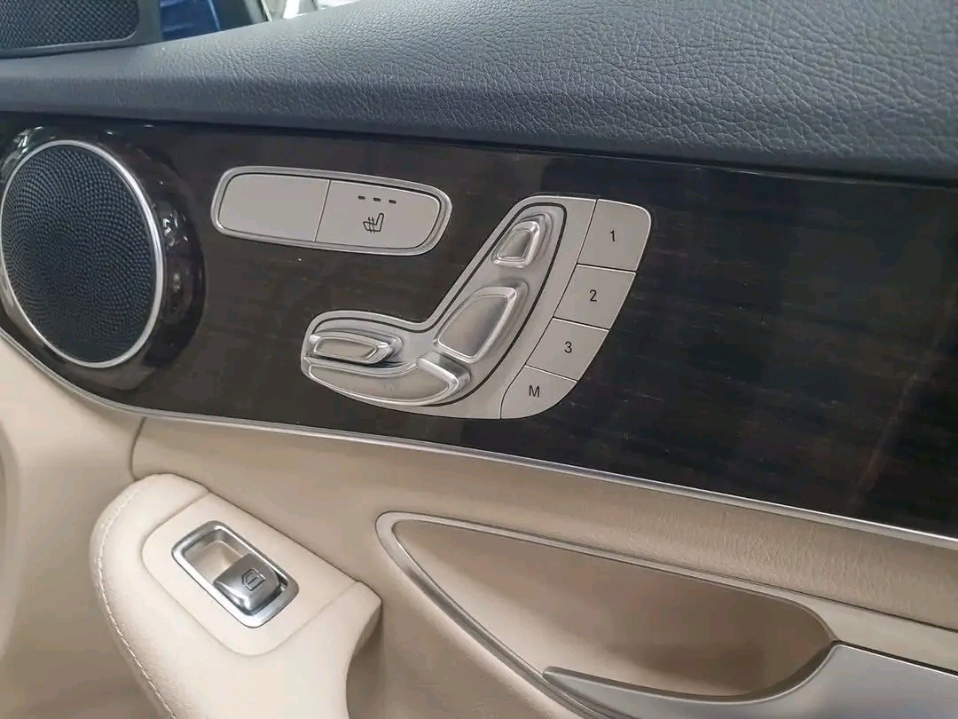 Mercedes-Benz C200