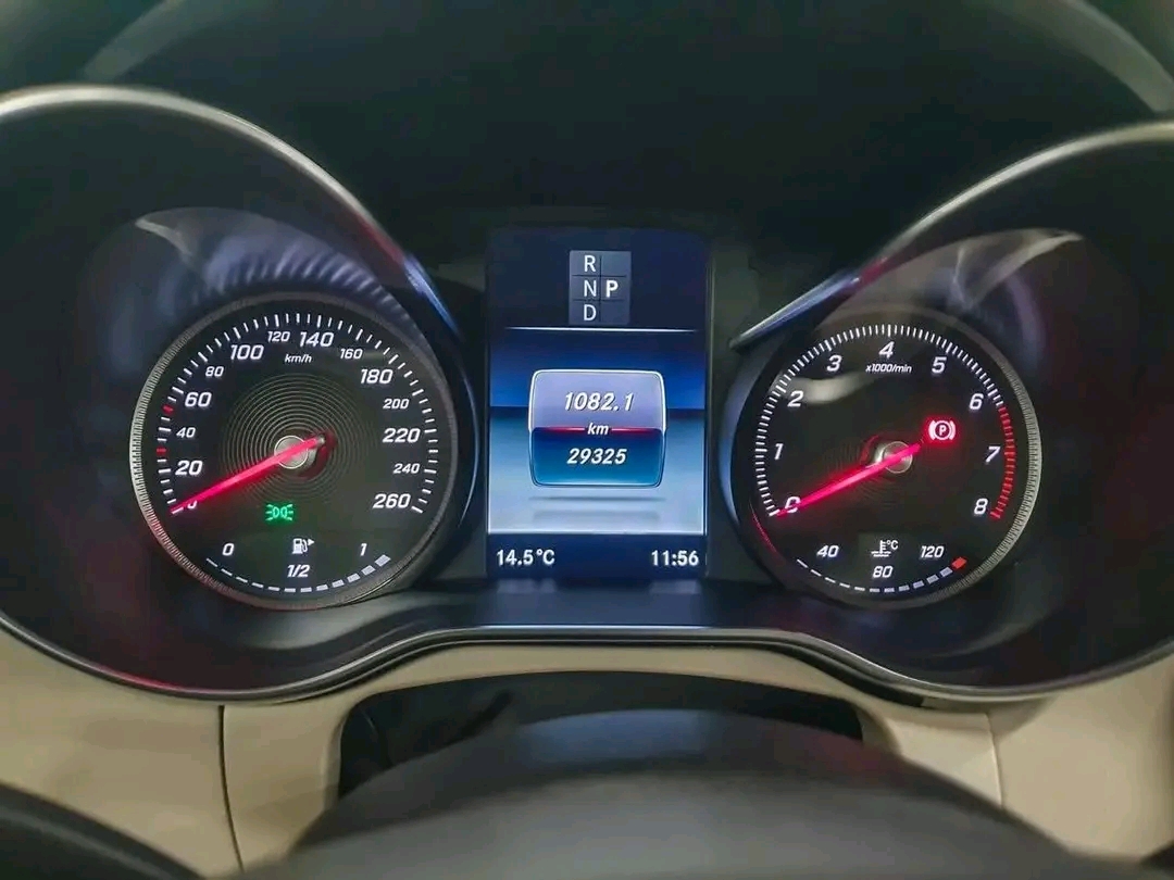 Mercedes-Benz C200