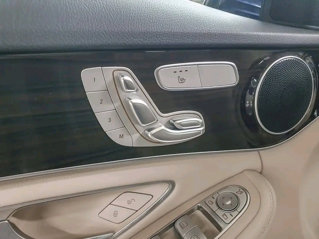 Mercedes-Benz C200