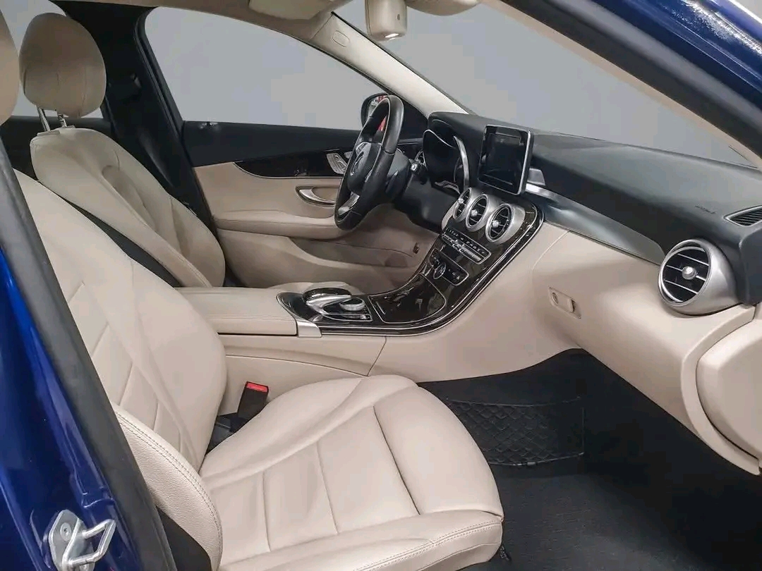 Mercedes-Benz C200