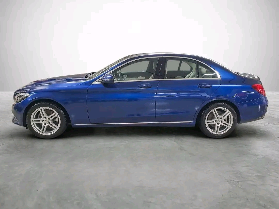 Mercedes-Benz C200