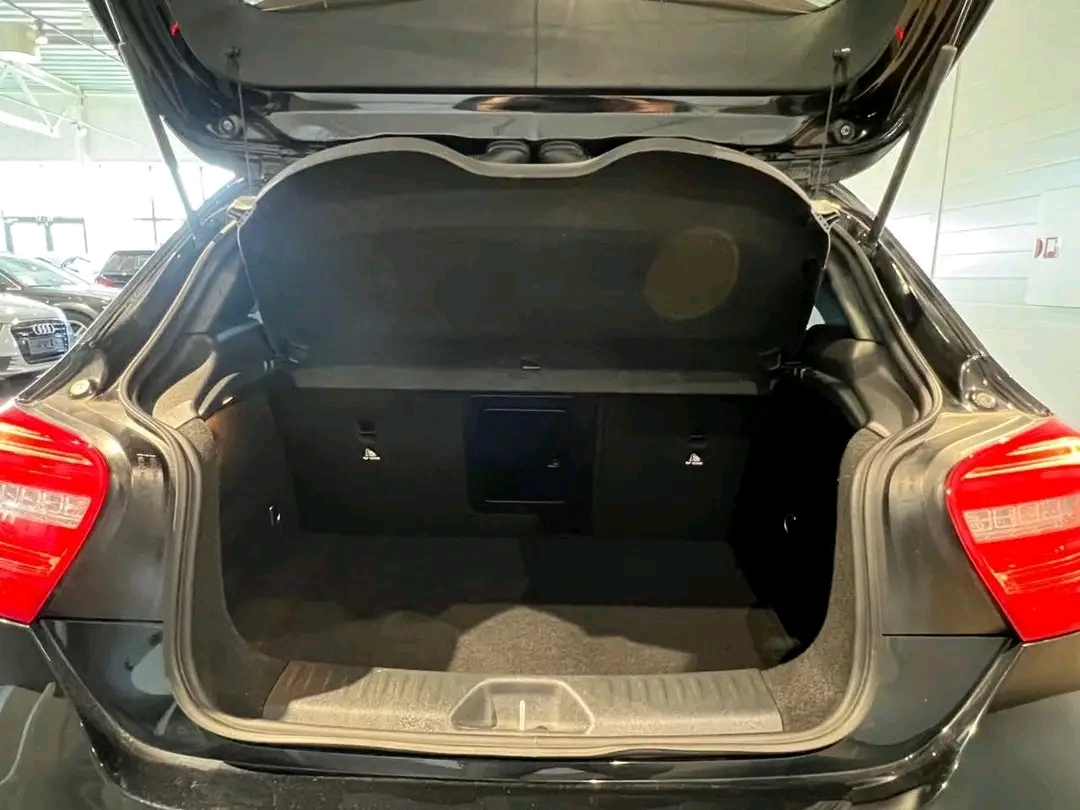 Mercedes-Benz A250