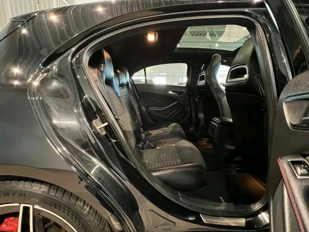 Mercedes-Benz A250