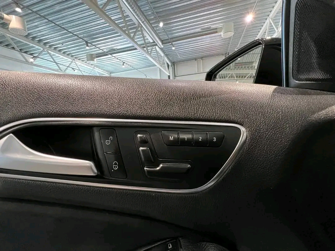 Mercedes-Benz A250