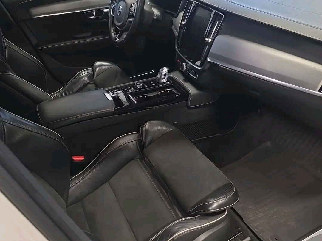 Volvo V90