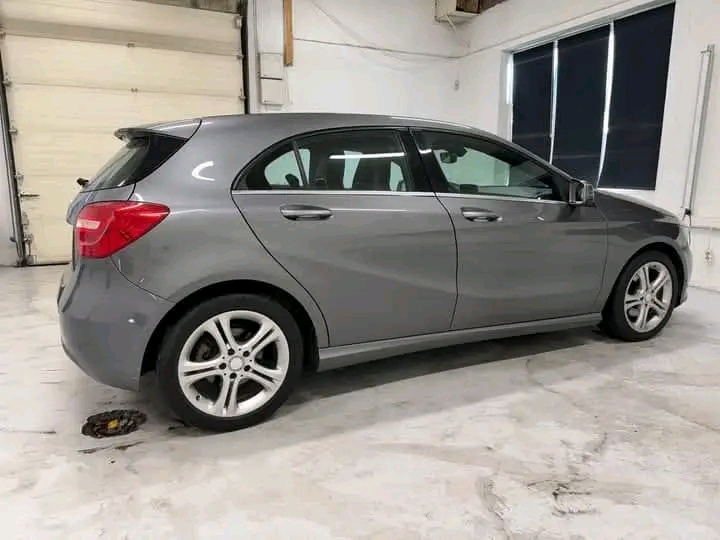 Mercedes-Benz A180