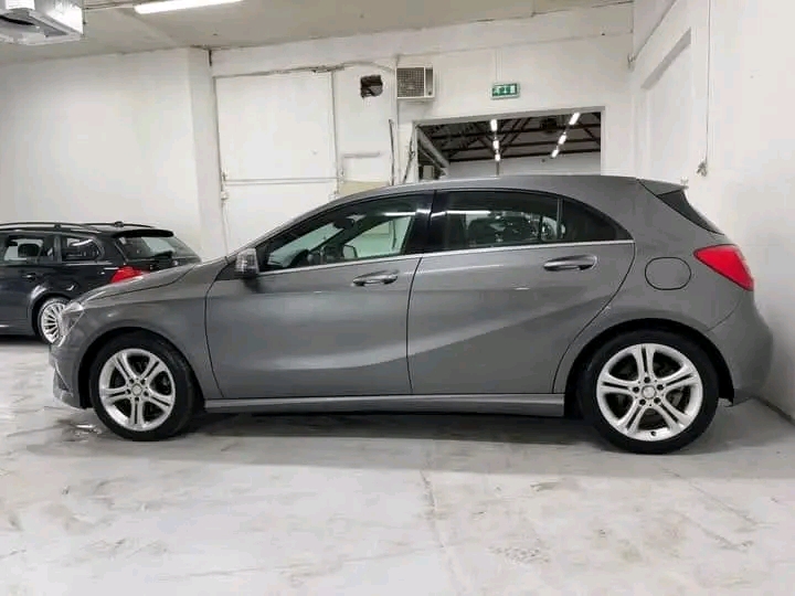 Mercedes-Benz A180