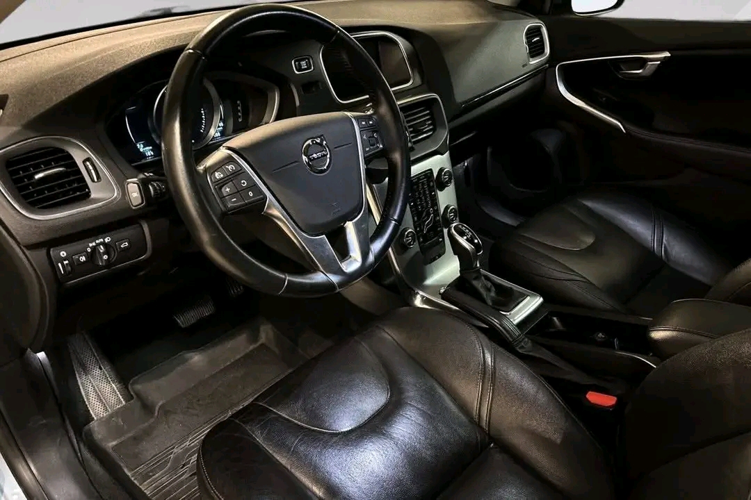 Volvo V40