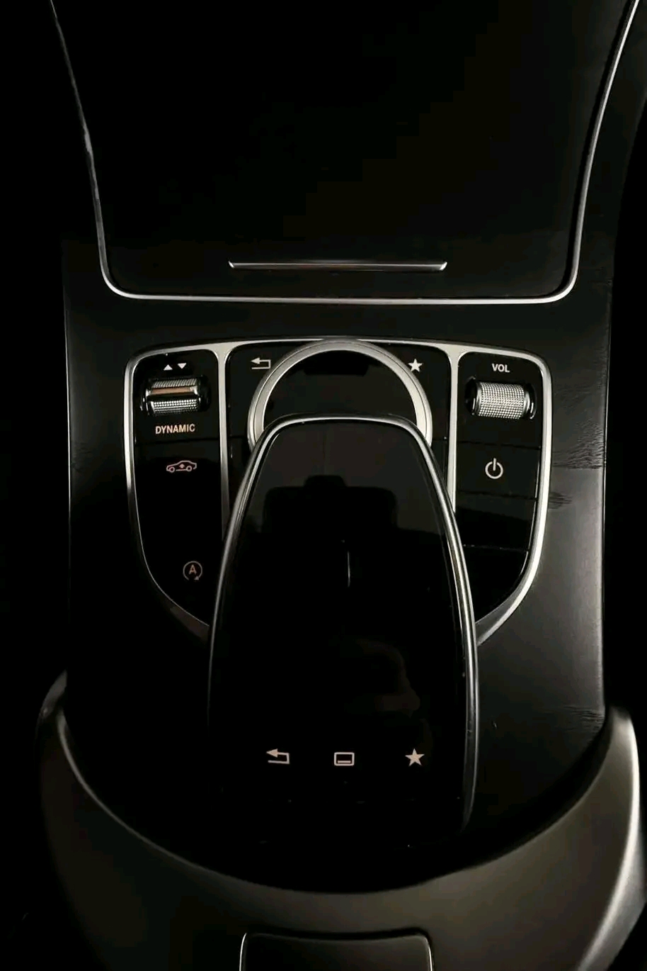 Mercedes-Benz C200
