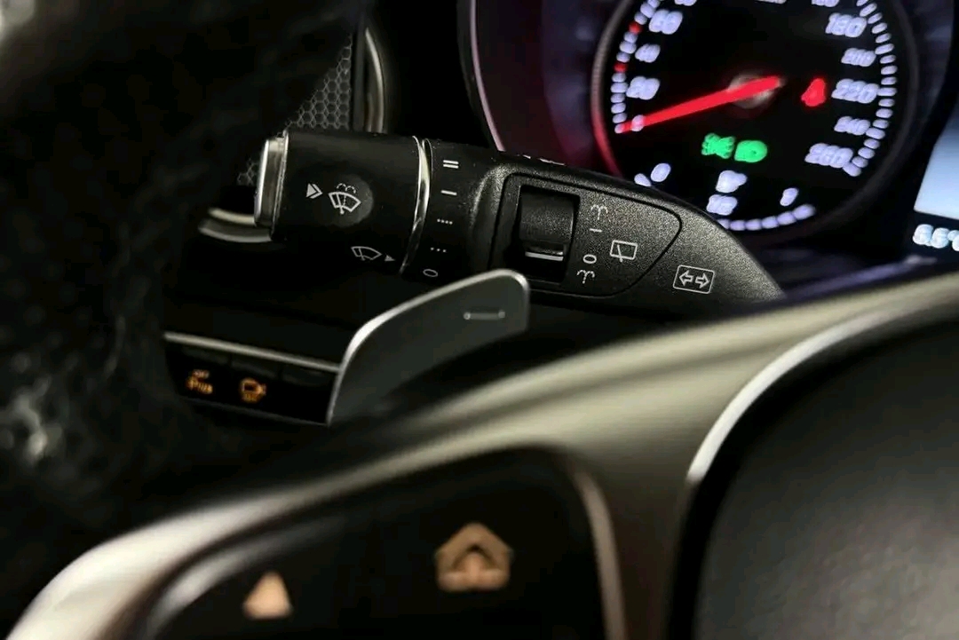 Mercedes-Benz C200