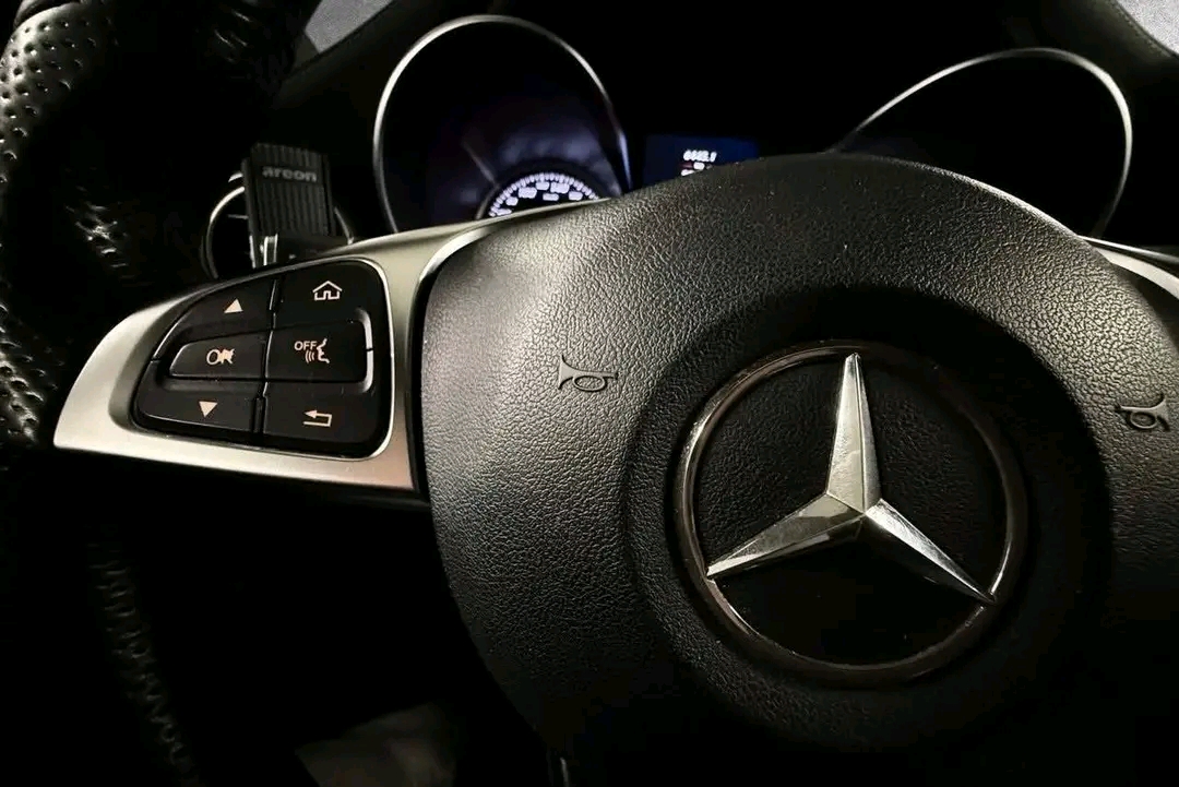 Mercedes-Benz C200
