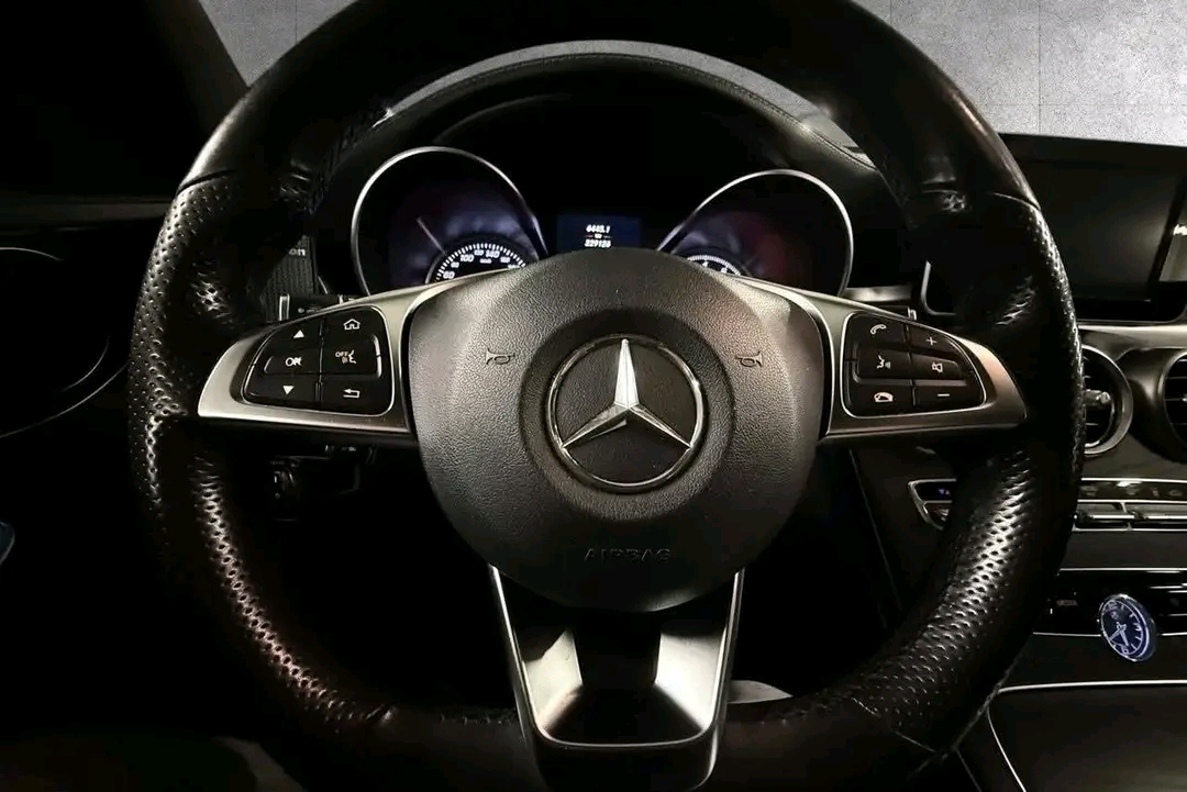 Mercedes-Benz C200