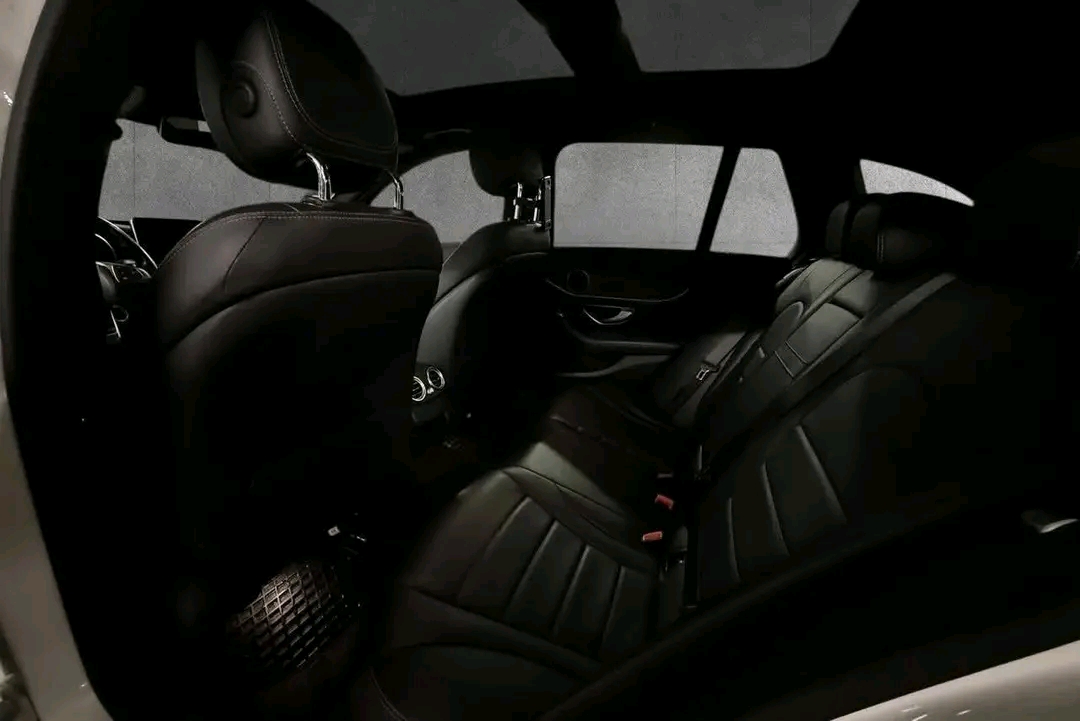 Mercedes-Benz C200