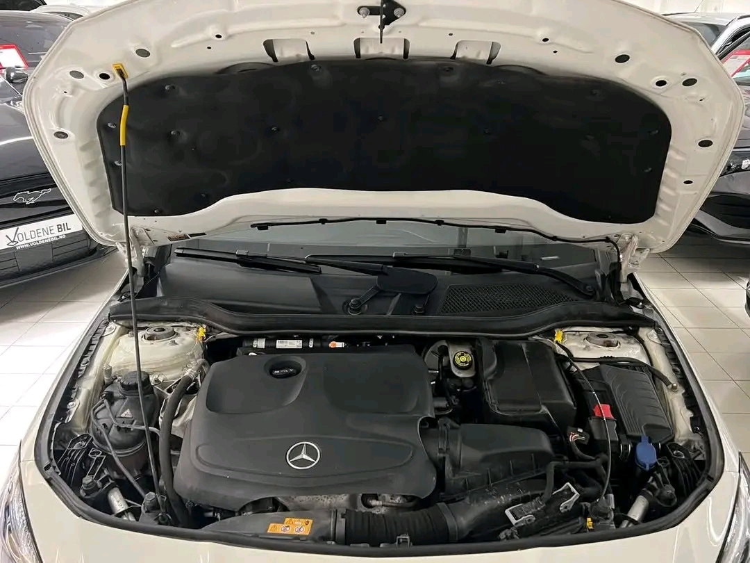 Mercedes-Benz CLA 180 AMG