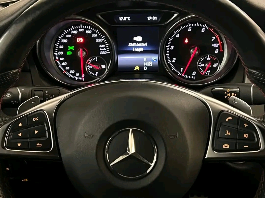 Mercedes-Benz CLA 180 AMG