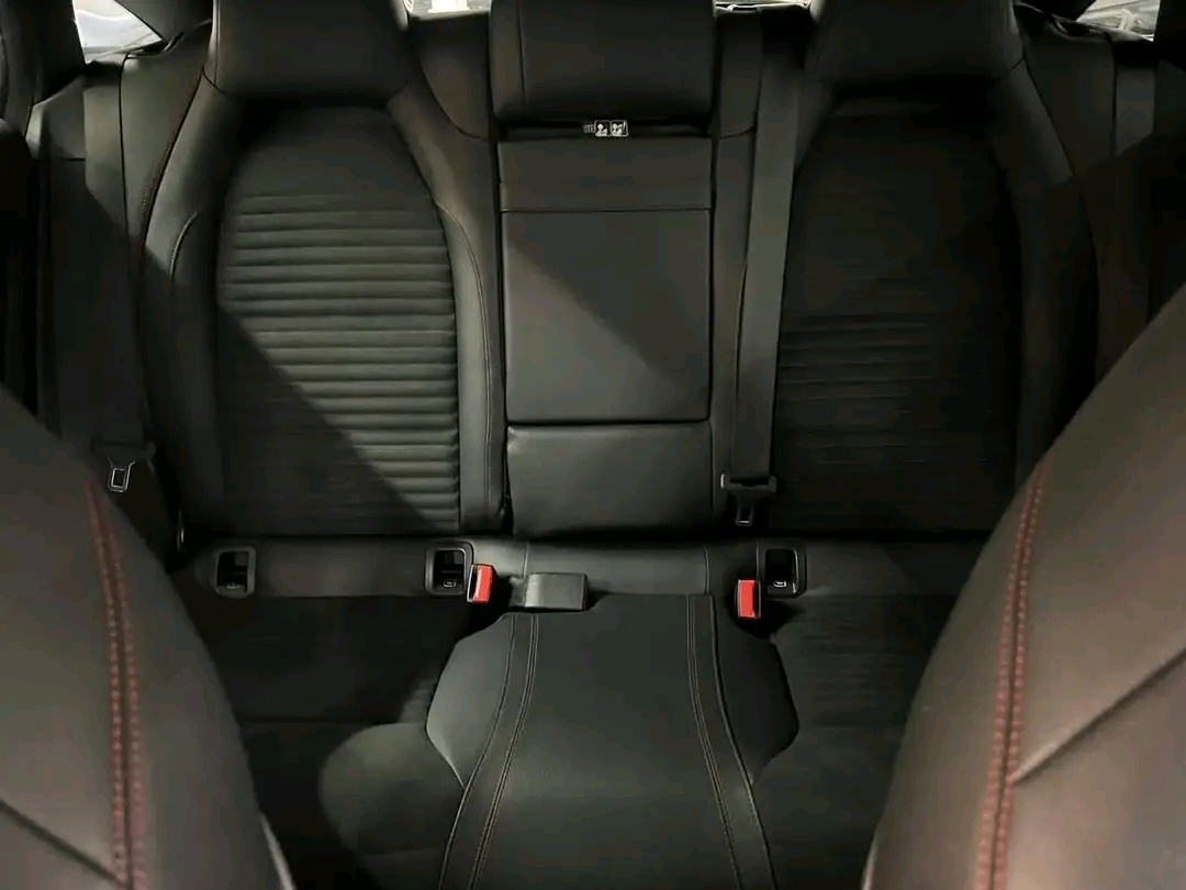 Mercedes-Benz CLA 180 AMG
